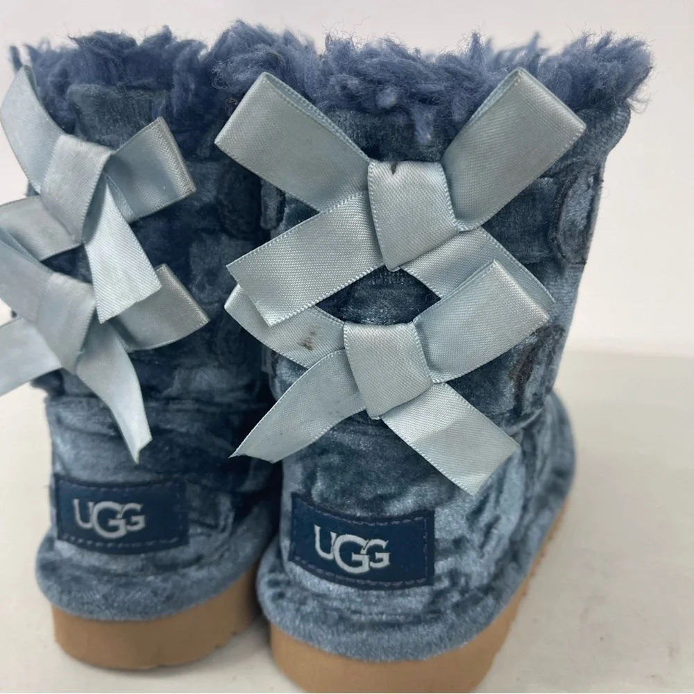 UGG Bailey Bow Boots Blue Crushed Velvet Little Girls Size 7 Toddler Fur Boots